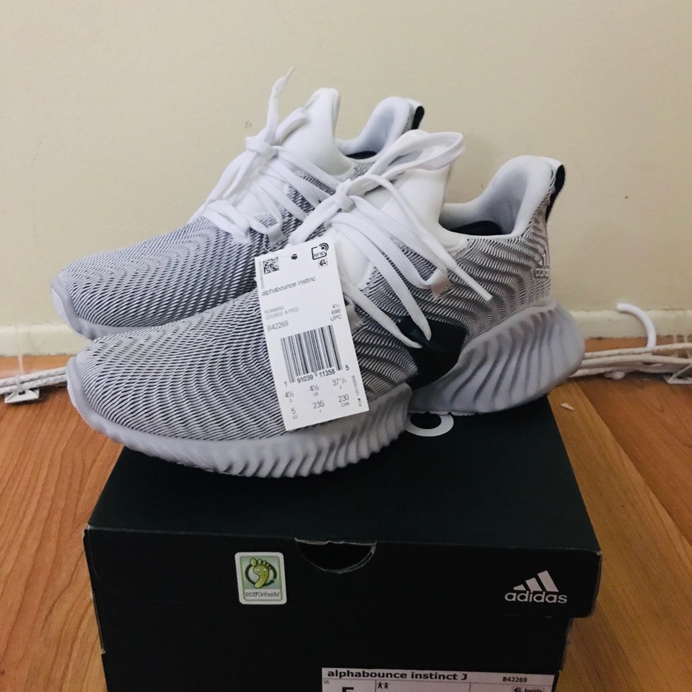 Adidas Alphabounce instinct